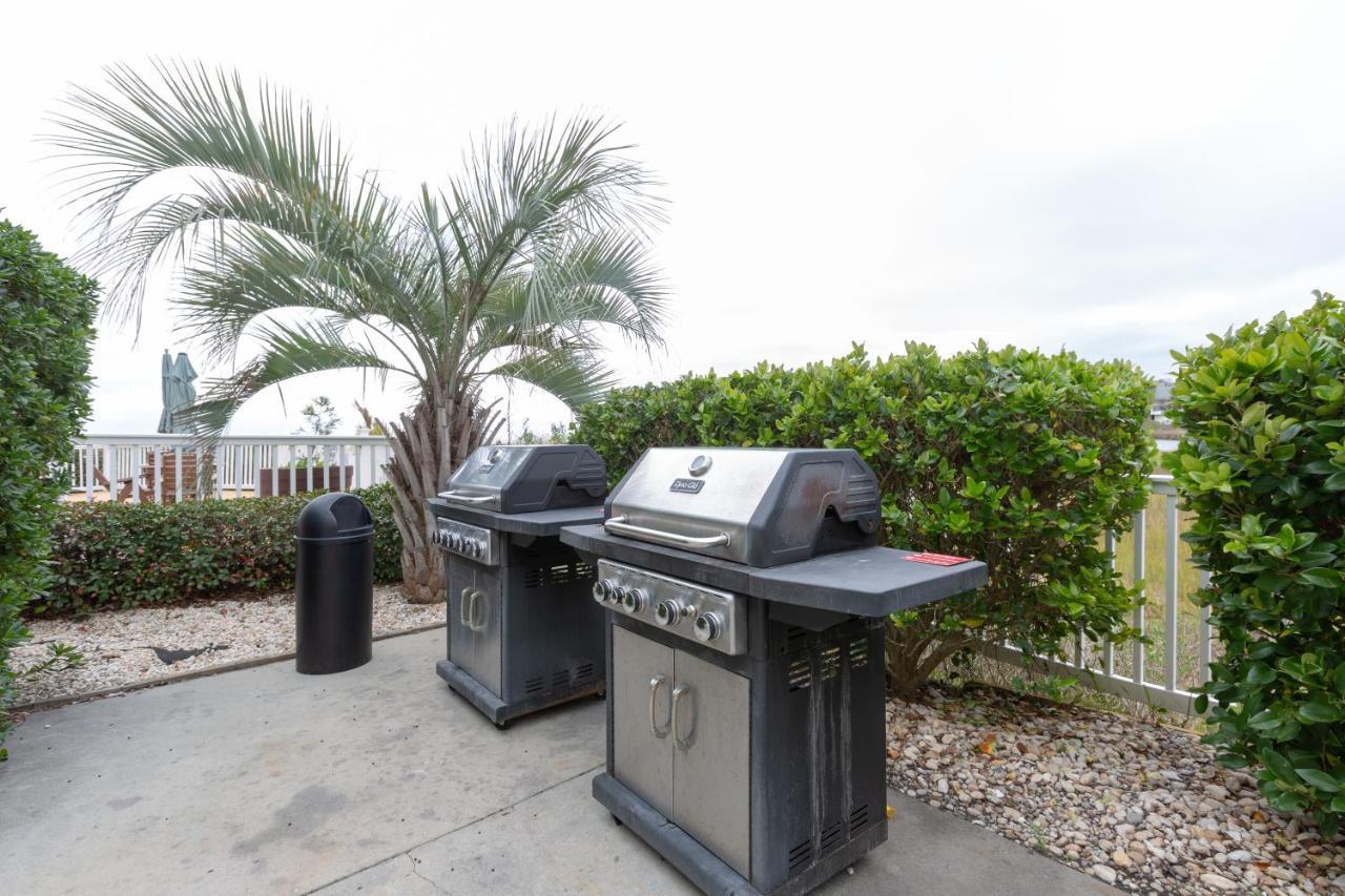 Sands Beach Club Briarcliffe Acres Esterno foto