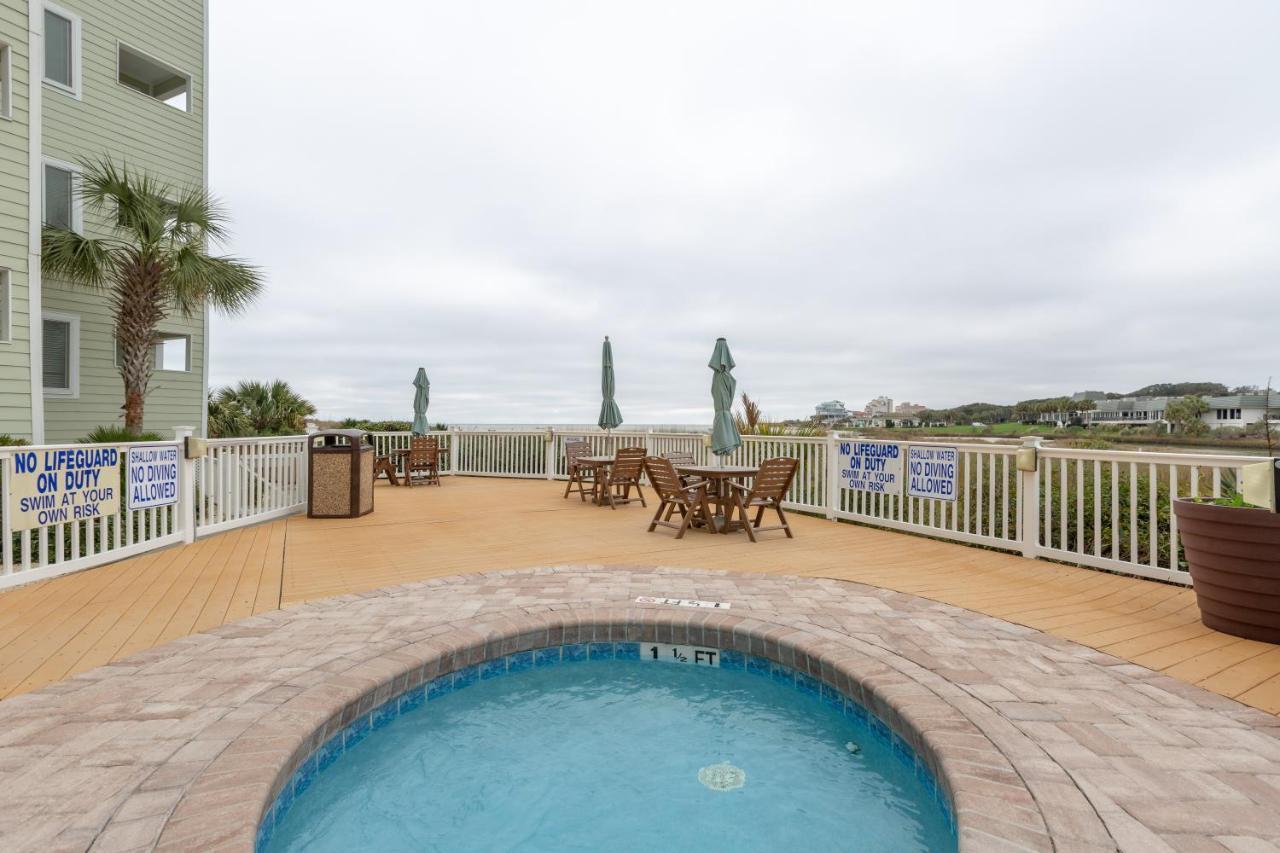 Sands Beach Club Briarcliffe Acres Esterno foto